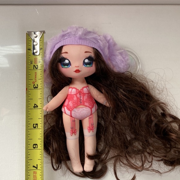 Na! Na! Na! Surprise Fashion Doll - Picture 2 of 16